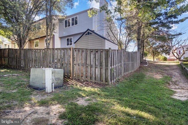 Building Photo - 3390 Longbow Ct