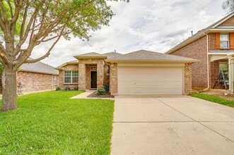 Building Photo - 15712 Landing Creek Ln
