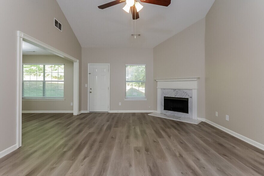 Building Photo - 3109 Canter Ct NE