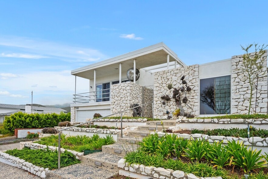 Building Photo - 18145 Kingsport Dr