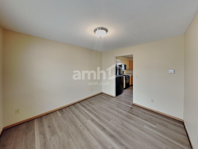 Building Photo - 2245 Yagger Bay Dr