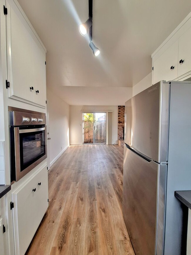 Building Photo - Harr08