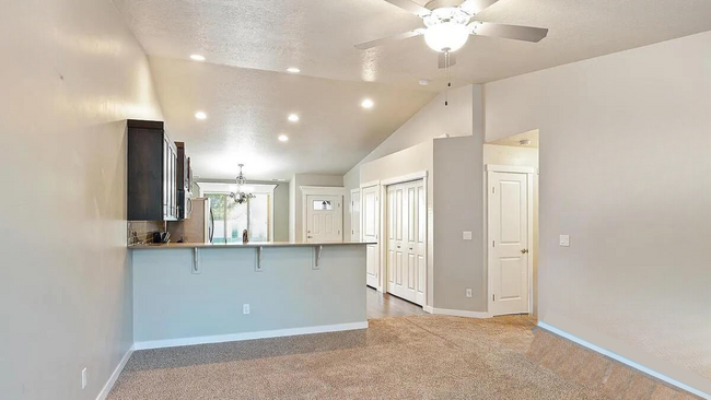Building Photo - 3130 Devlin~Beautiful townhouse in the Ver...