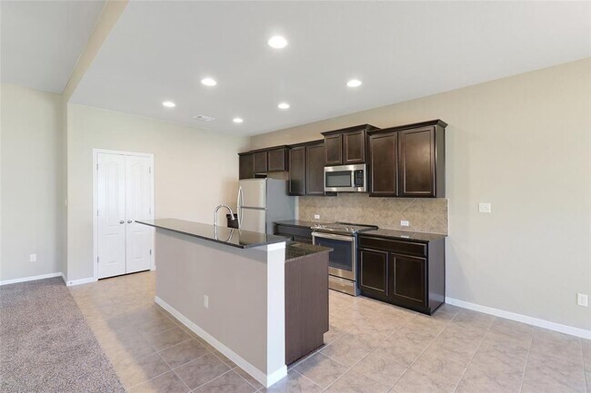 Building Photo - 205 Scenic Hills Cir