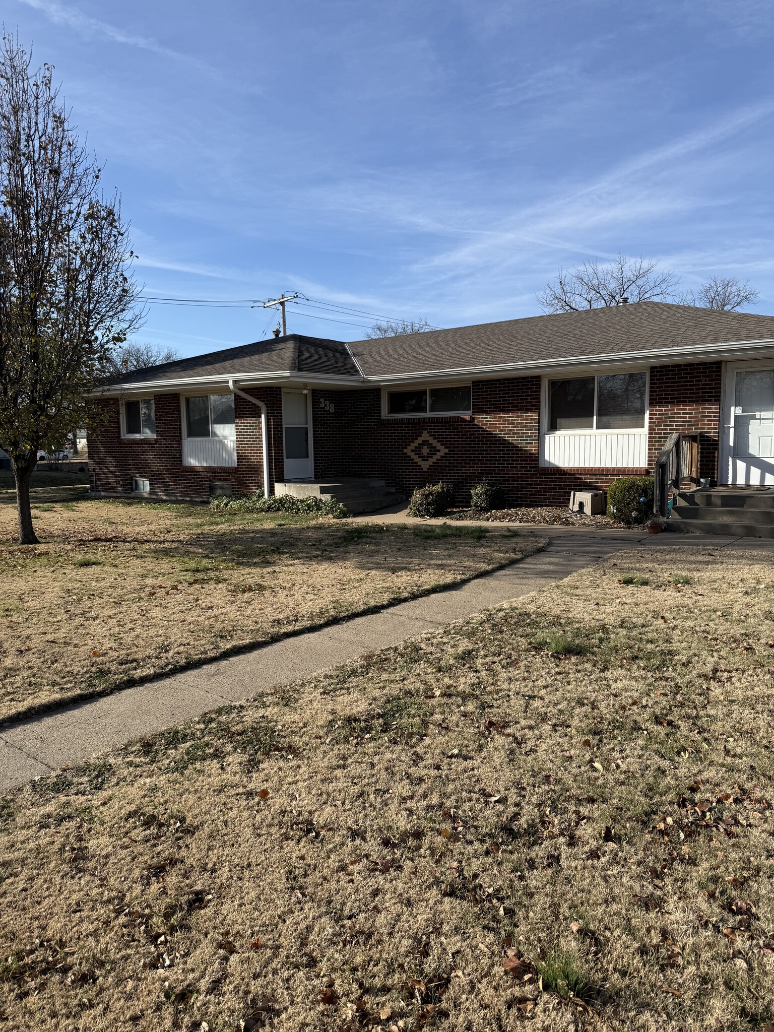 Building Photo - 338 E Jewell Ave