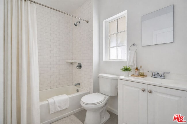 Building Photo - 3617 Homeway Dr