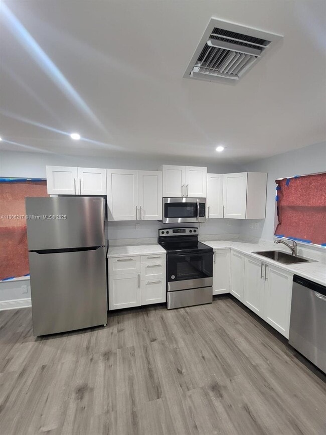 Building Photo - 1809 NW 8th Pl