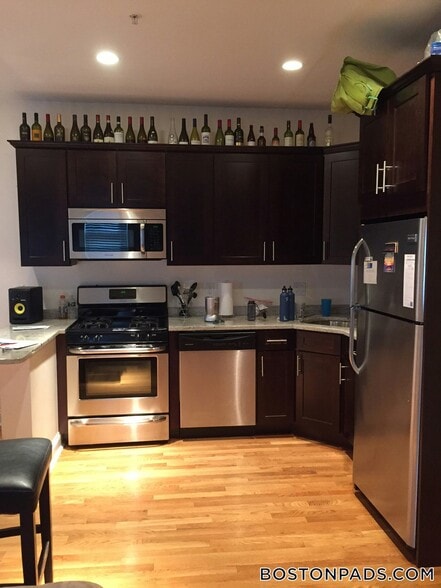 Building Photo - 23 Washburn St