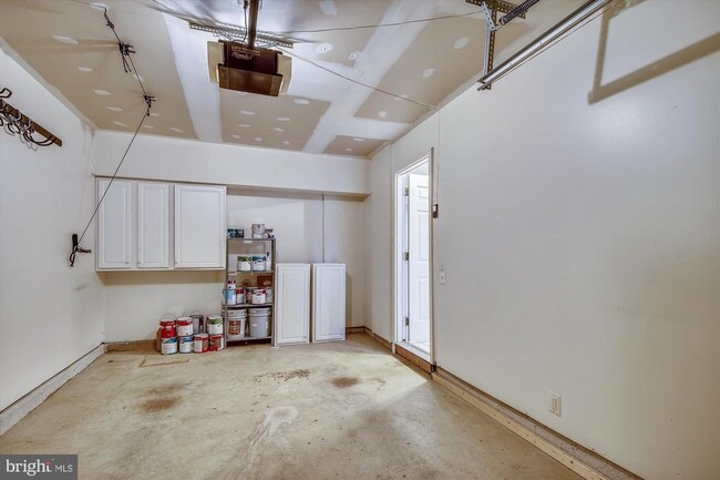 Building Photo - 5413 Summer Leaf Ln