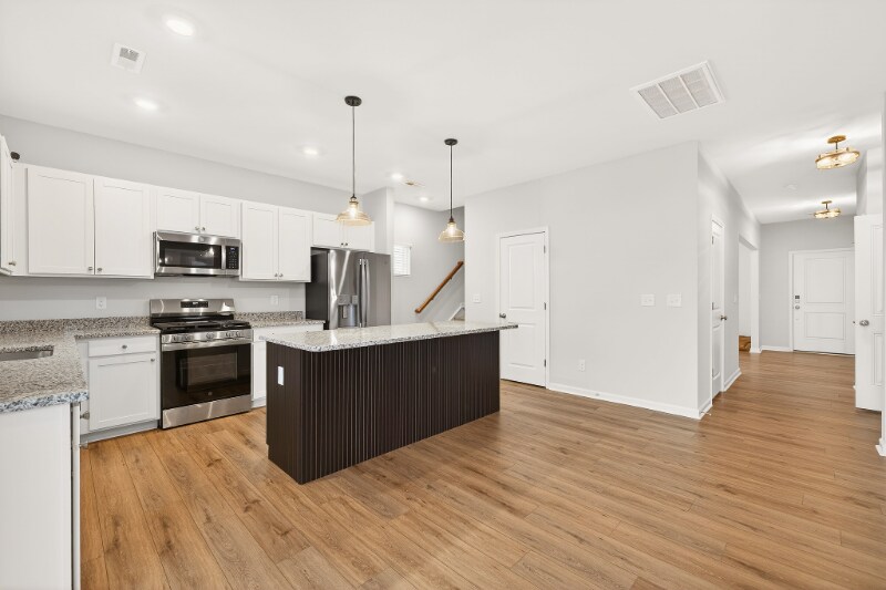 Building Photo - 5303 Spicewood Lk Dr