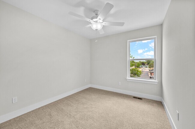 Building Photo - 4849 Lismore Ln