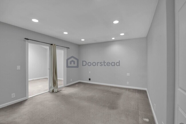 Building Photo - 1492 Via Cancion