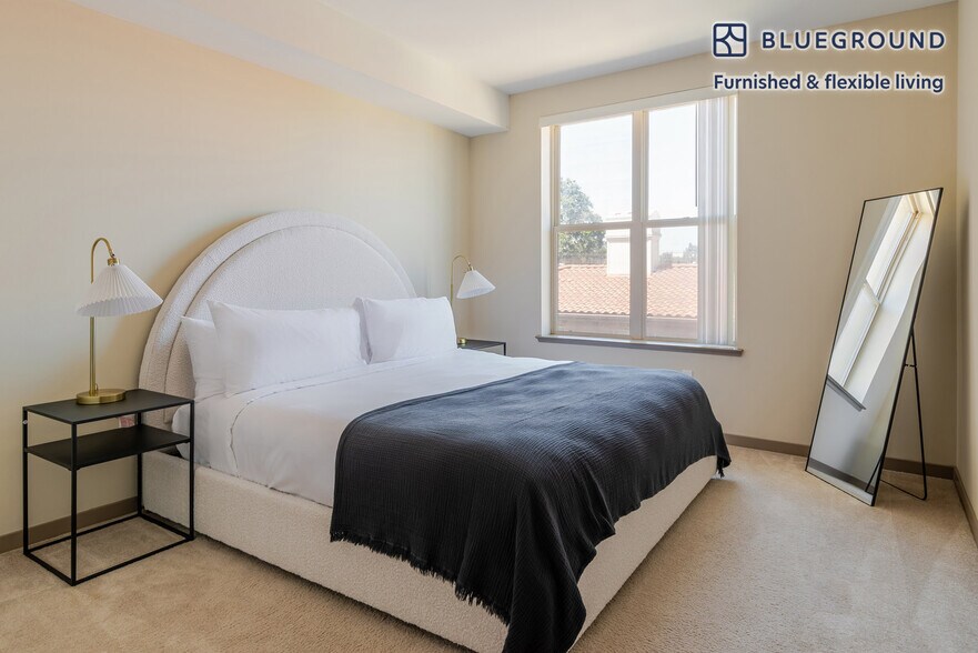 Building Photo - 7001 Sunne Ln