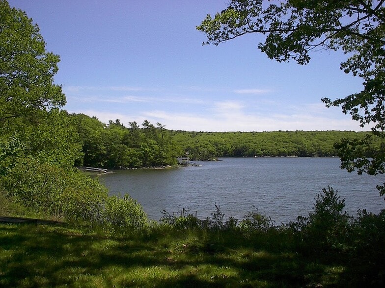 Building Photo - 61 Birch Island Ln