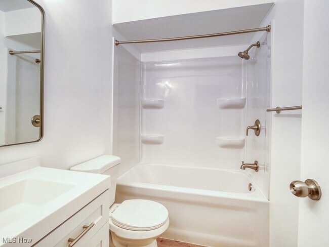 Building Photo - 33803 Electric Blvd