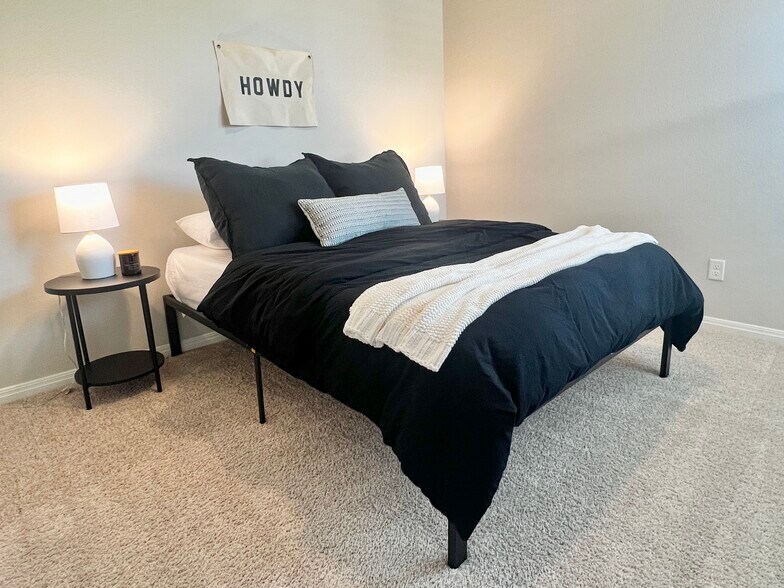 Bed 2 - 1025 Harwell Loop