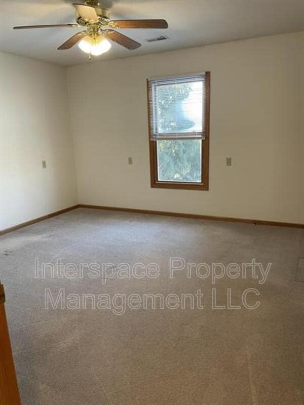 Building Photo - 150 Liberty Ln