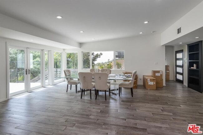 Building Photo - 3136 Floye Dr
