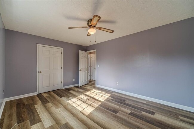 Building Photo - 3101 Brooks Dr