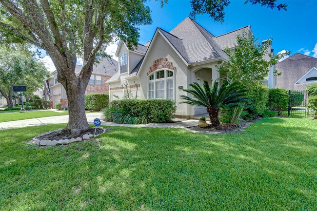 Building Photo - 2915 Monet Dr