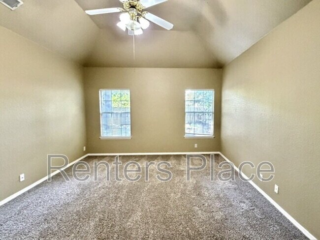 Building Photo - 204 N Magnolia Ct