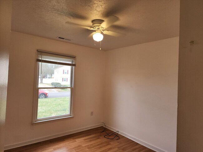 Building Photo - 5506 Dendron Dr