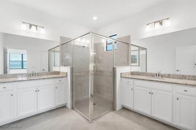 Building Photo - 3350 Antilla Ct