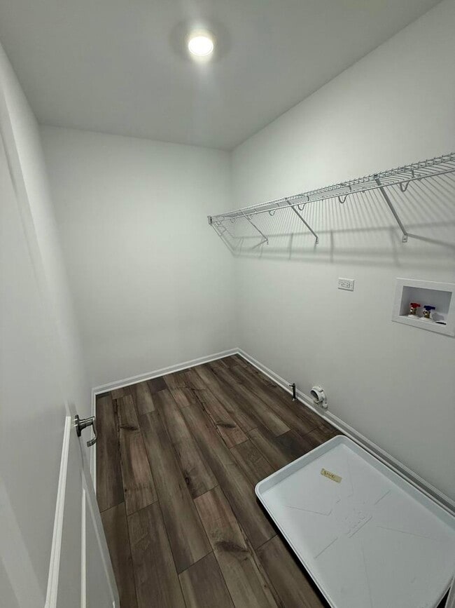 Building Photo - 14940 Dyer Ln