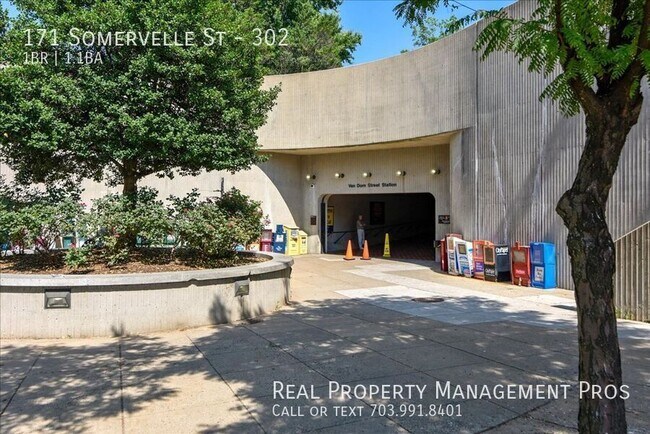 Building Photo - 171 Somervelle St