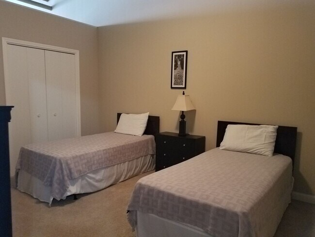 Building Photo - 2 bedroom 2 bath furnished - first floor unit