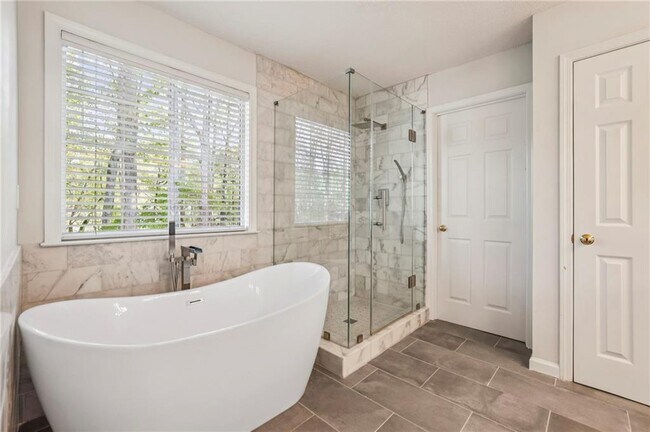 Building Photo - 615 Tammany Pointe