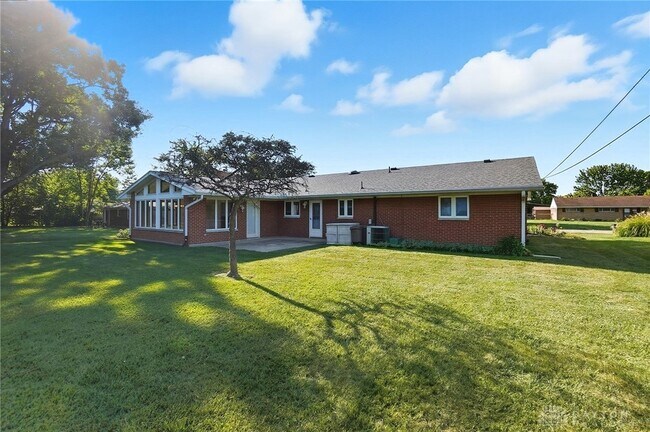 Building Photo - 1033 Georgian Dr