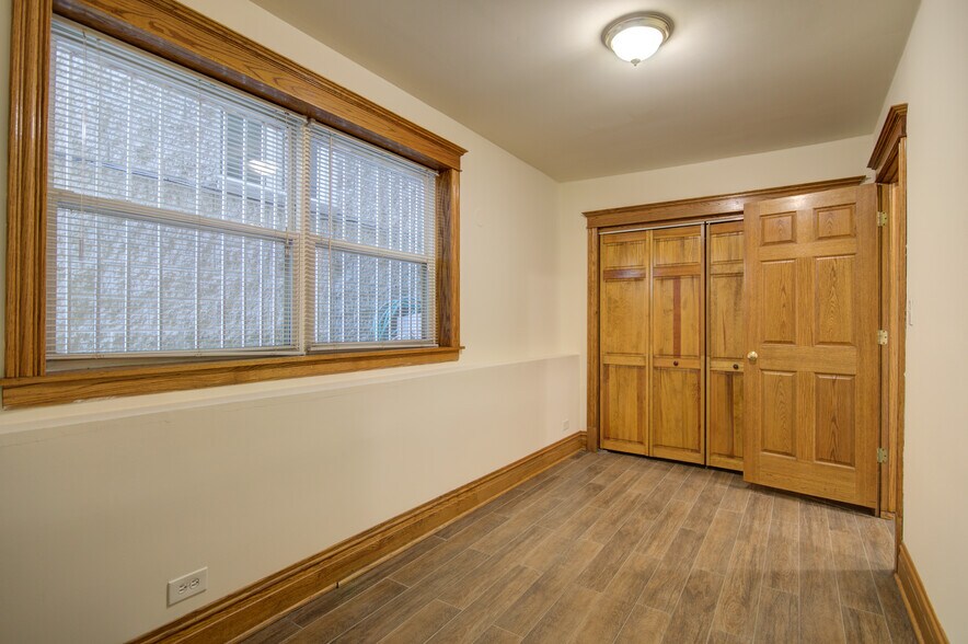 Building Photo - 1817 N Clybourn Ave