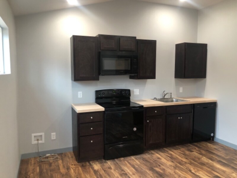 Building Photo - 16889 Digby Dr