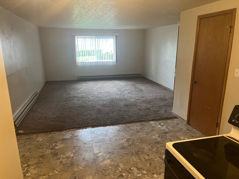 Building Photo - 1418 W Tenth Ave