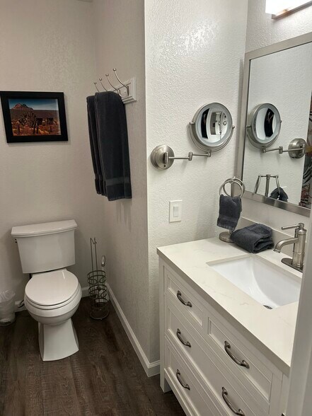 Master Bathroom - 31200 Landau Blvd