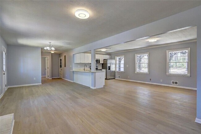 Building Photo - 469 Dogwood Dr NW