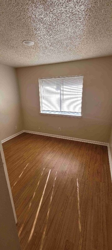 Building Photo - 2207 Wheeler Ave