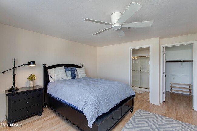 Building Photo - 2647 N Miller Rd