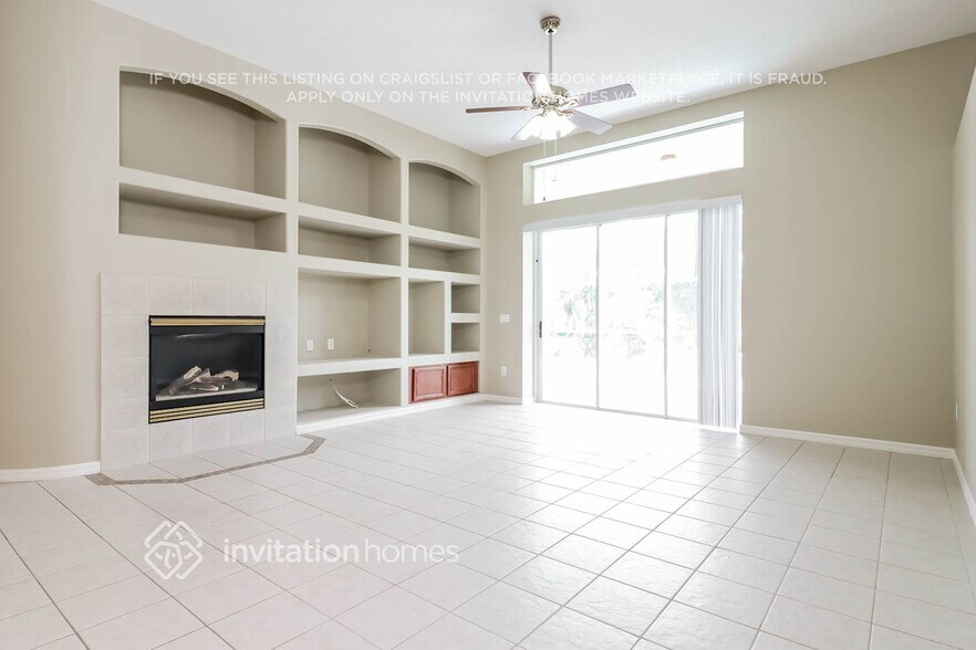Building Photo - 10130 Queens Park Dr