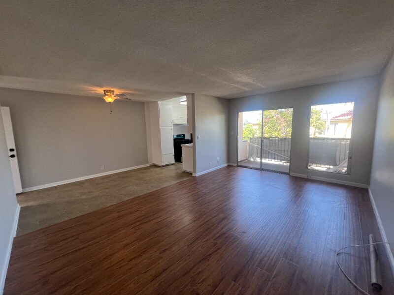 Building Photo - 3945 W 8th St