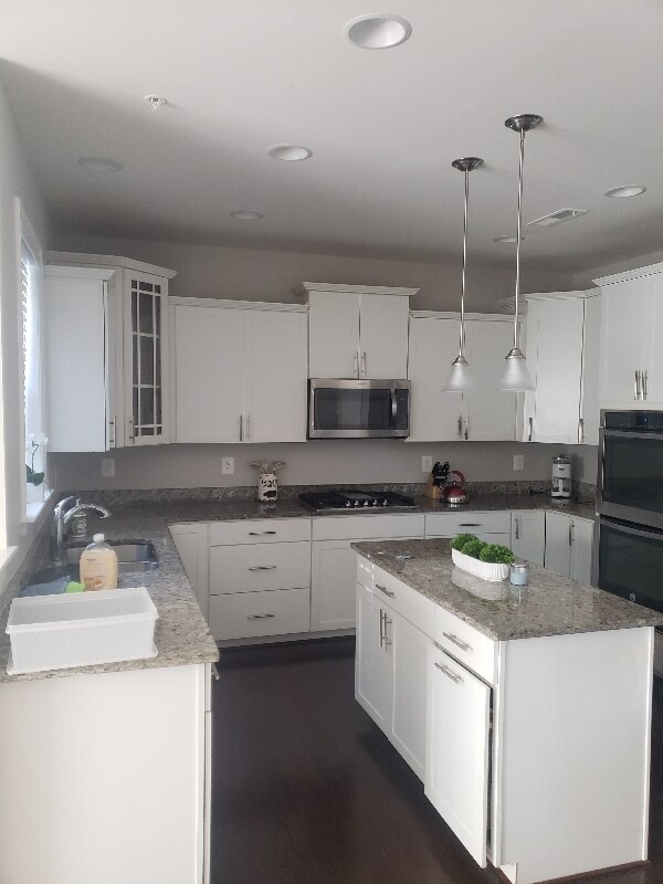 Building Photo - 7592 Holly Ridge Dr