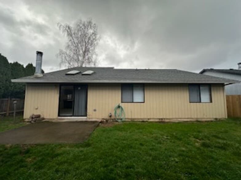 Building Photo - 16265 NW Lyndel Ln