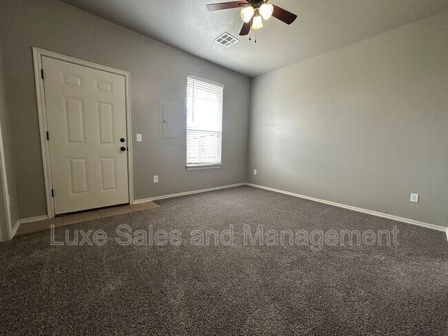 Building Photo - 1316 Garden Gate Dr