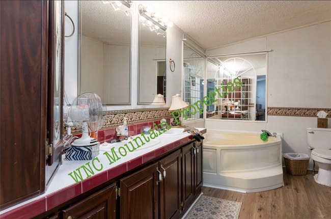 Building Photo - 52 Clear View Run Dr