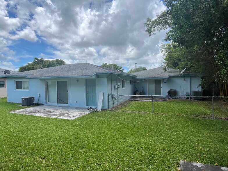 Building Photo - 19601 SW 103rd Ct