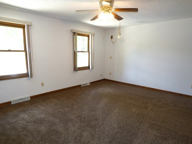 Building Photo - 155 Clubridge Pl