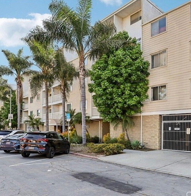 Building Photo - 3565 Linden Ave