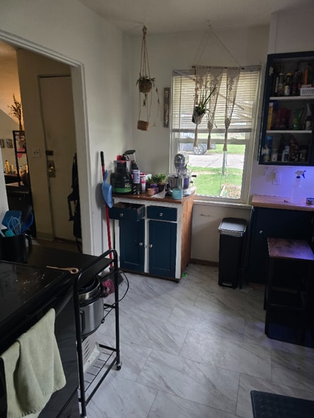 Building Photo - 1218 Highland Ave