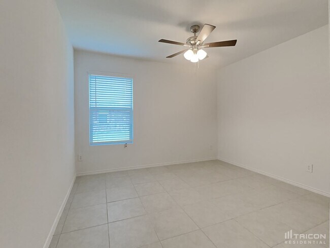 Building Photo - 700 Odlozil Ln